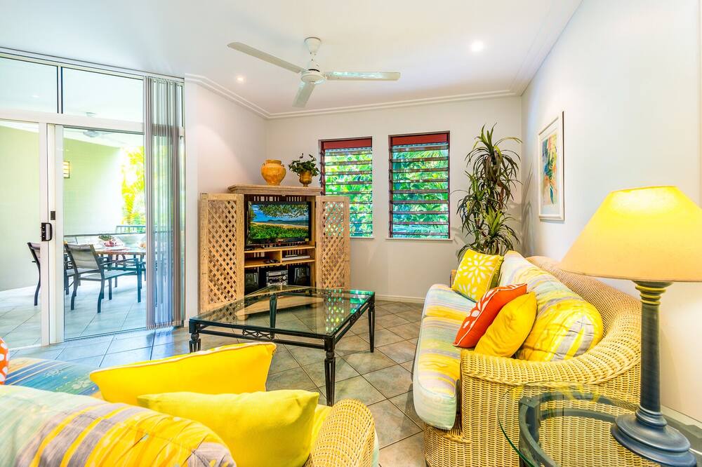 Photo of Livingroom in Palm Cove