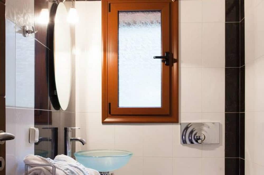 Photo of Bathroom in Spilion
