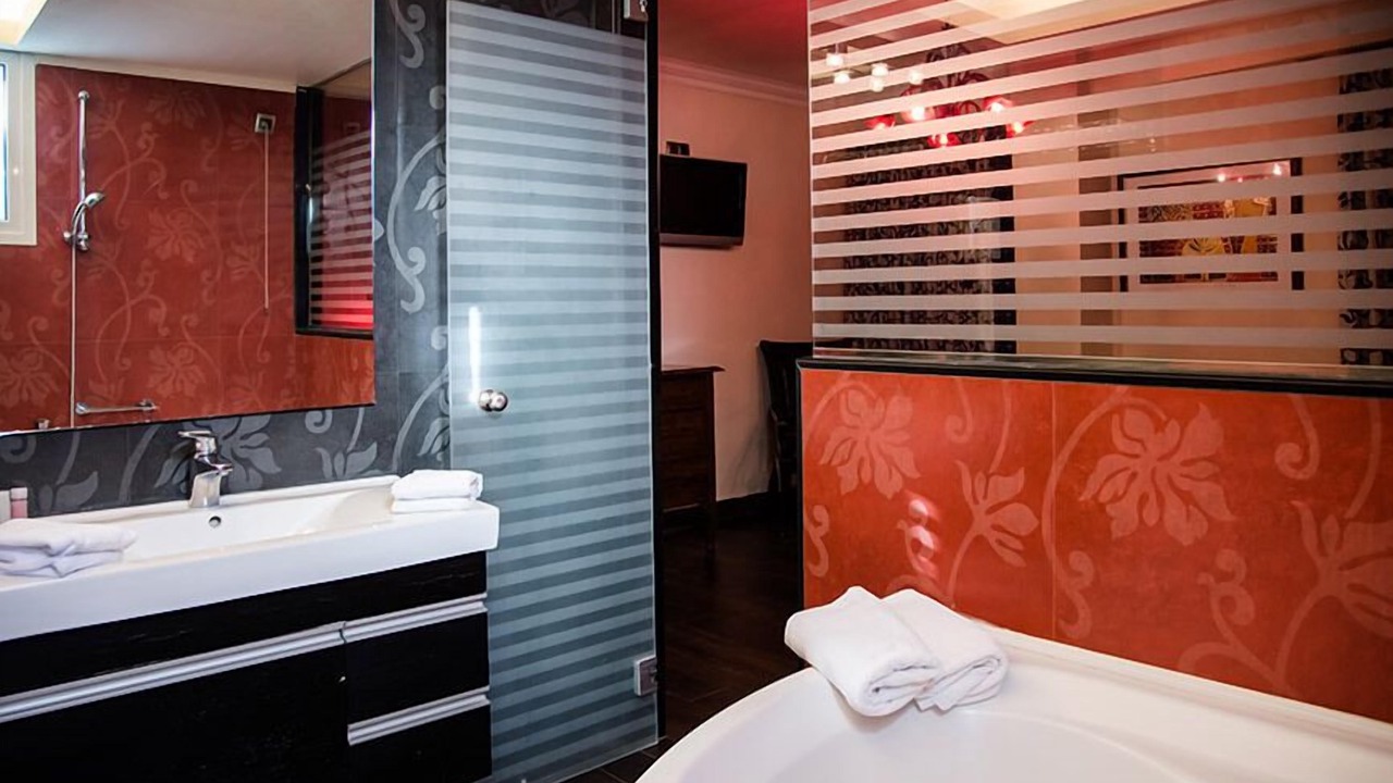 Photo of Bathroom in Amarousion