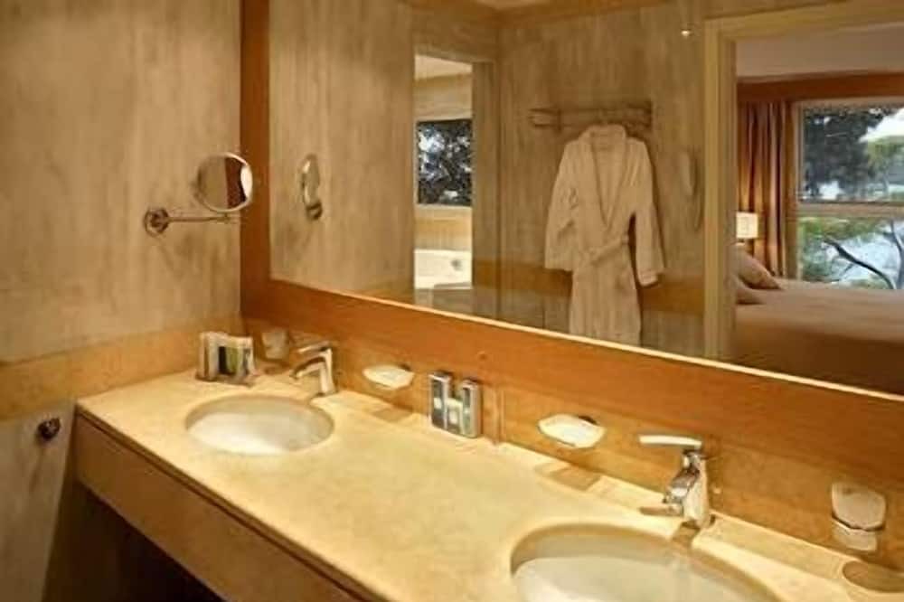 Photo of Bathroom in Kanapitsa