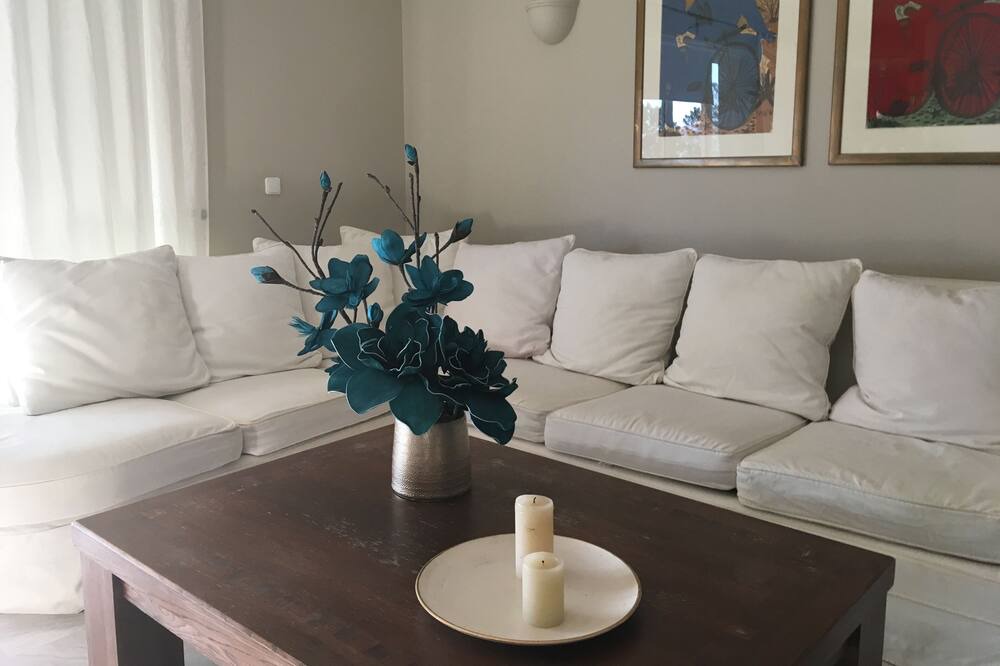 Photo of Livingroom in Saronida