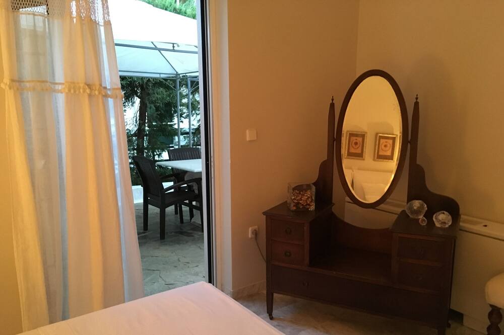 Photo of Bedroom in Saronida
