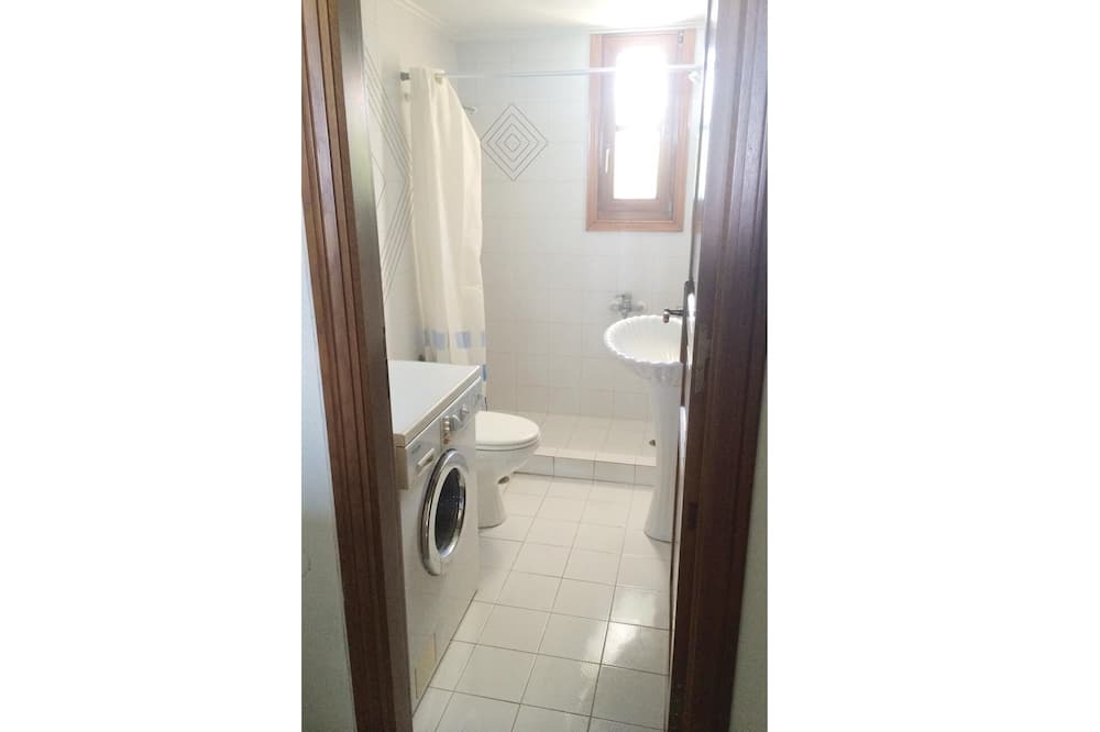 Photo of Bathroom in Assos-Lechaio