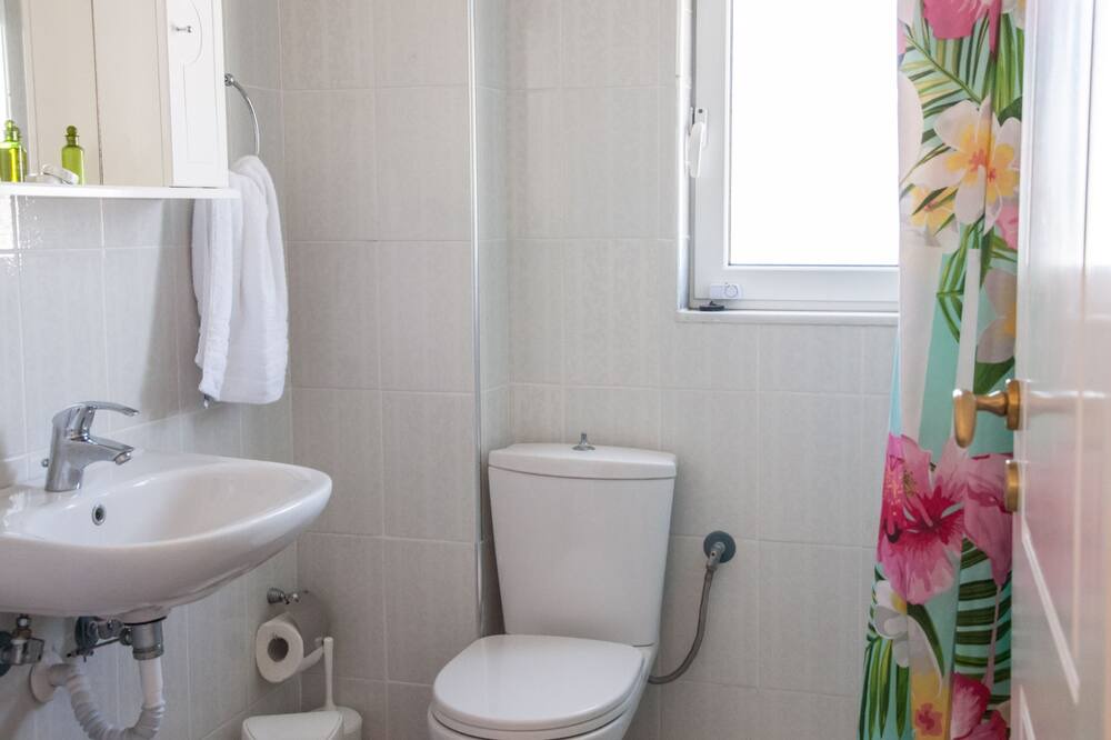 Photo of Bathroom in Velon