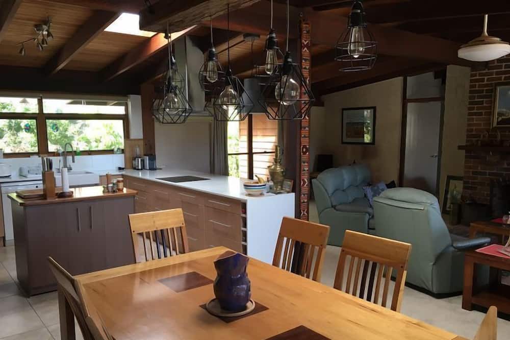 Photo of Kitchen in Maudsland