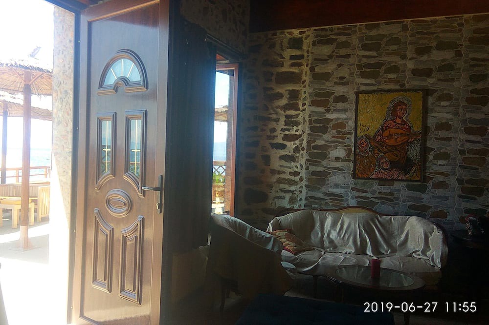 Photo of Livingroom in Pella Region