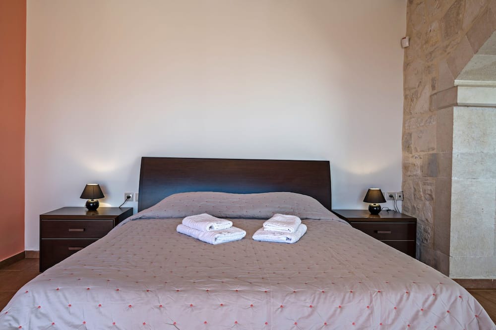 Photo of Bedroom in Kaloniktis