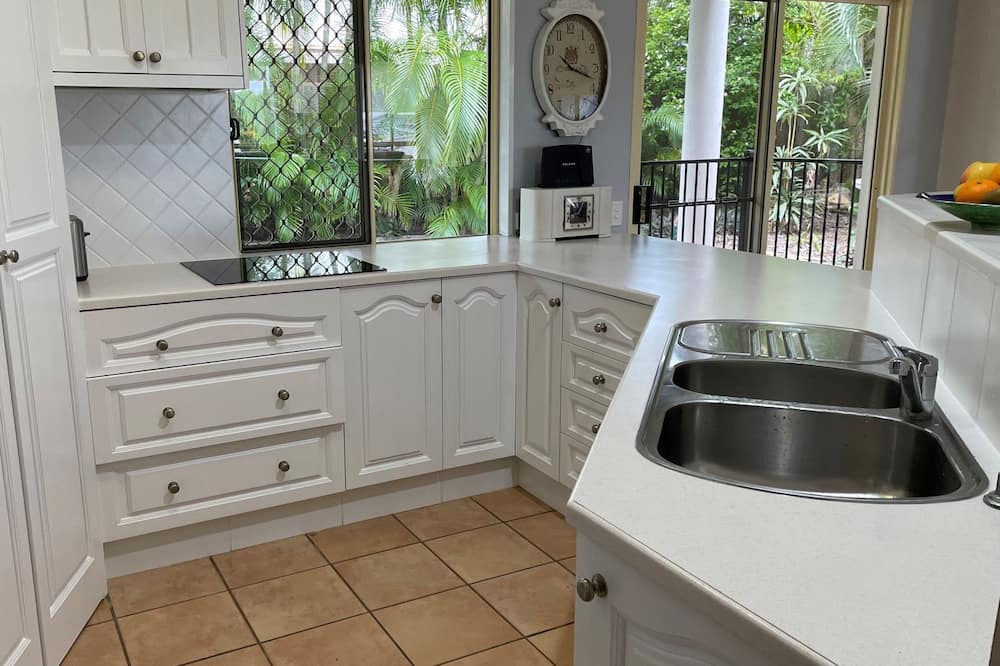 Photo of Kitchen in Castaways Beach
