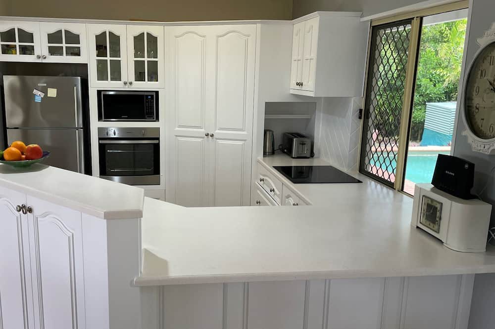 Photo of Kitchen in Castaways Beach