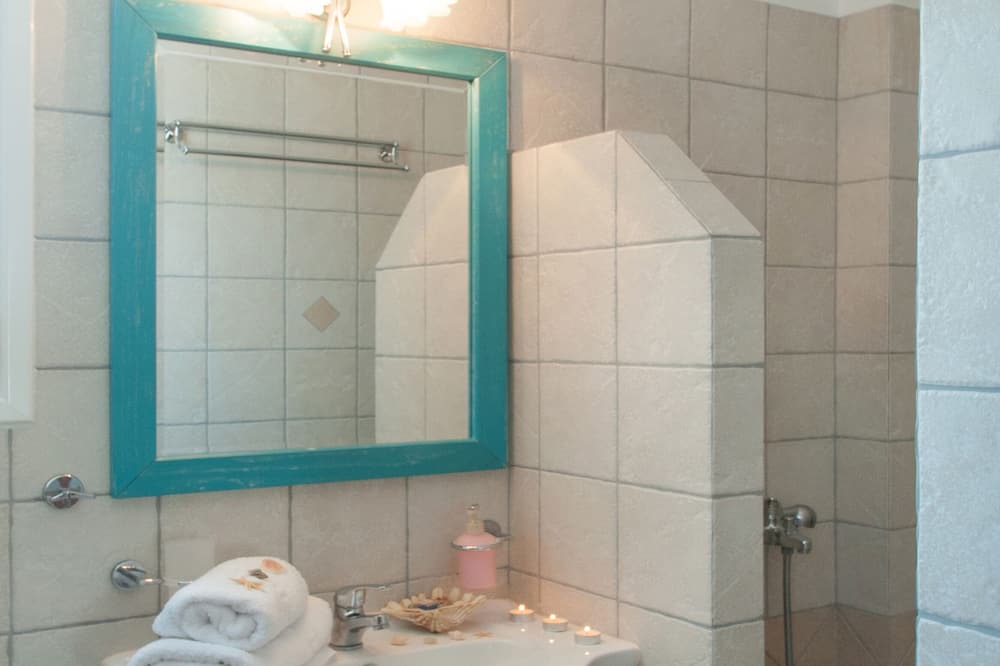 Photo of Bathroom in Avlemonas