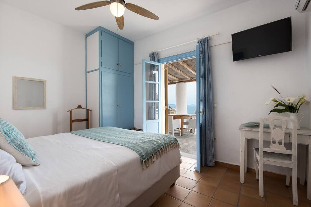 Photo of Bedroom in Houlakia