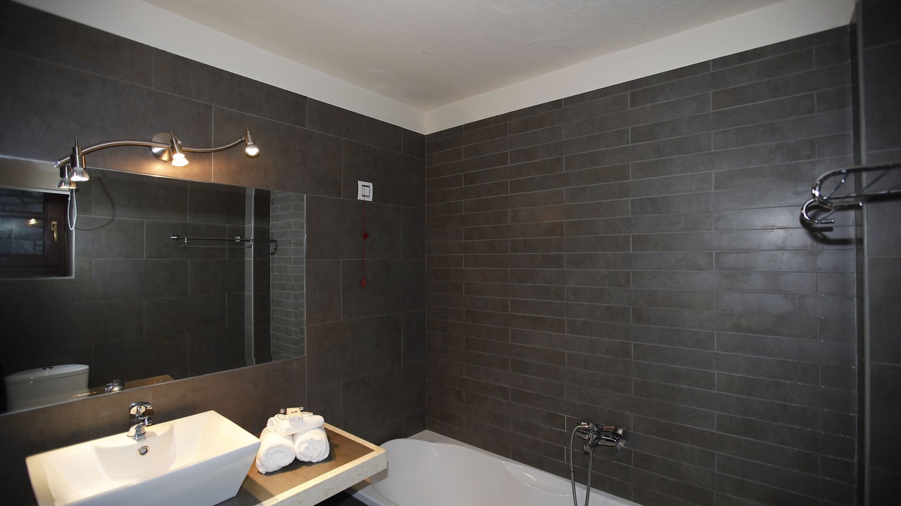 Photo of Bathroom in Elati