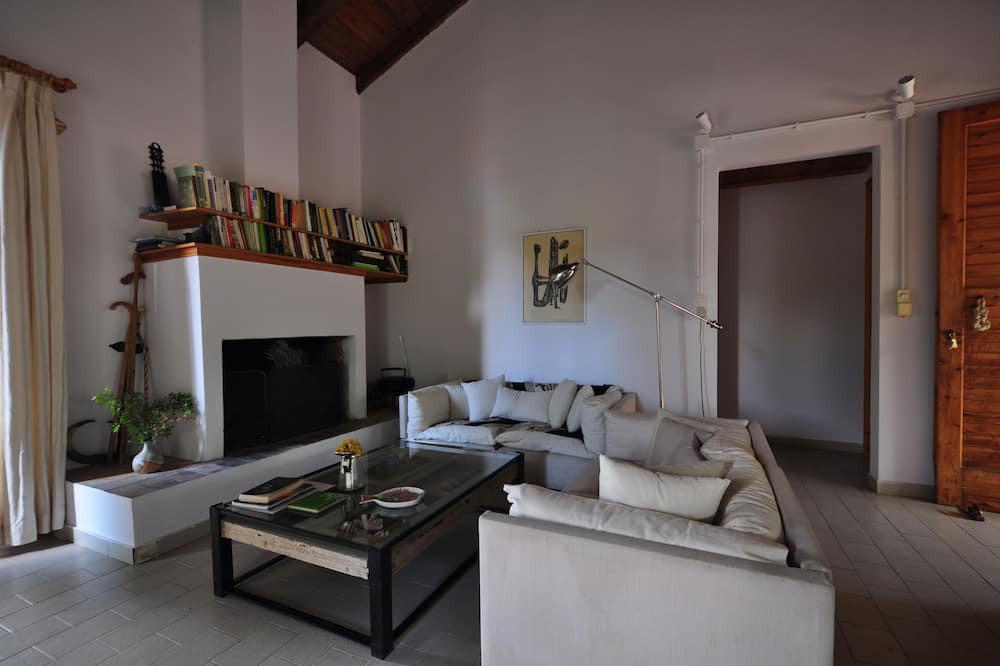 Photo of Livingroom in Gialtra