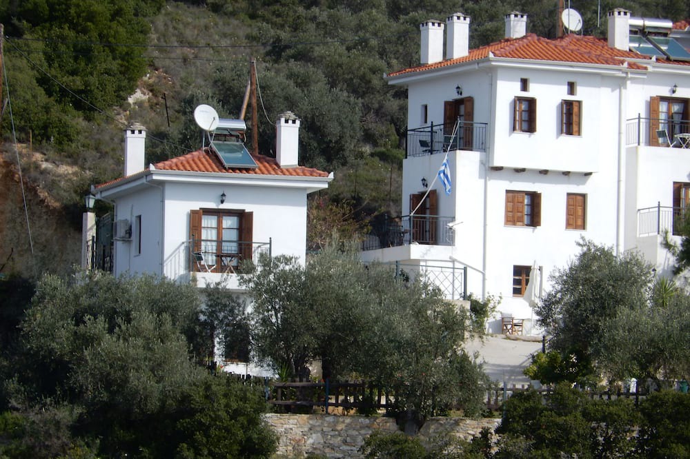 Photo of Bedroom in Trikeri