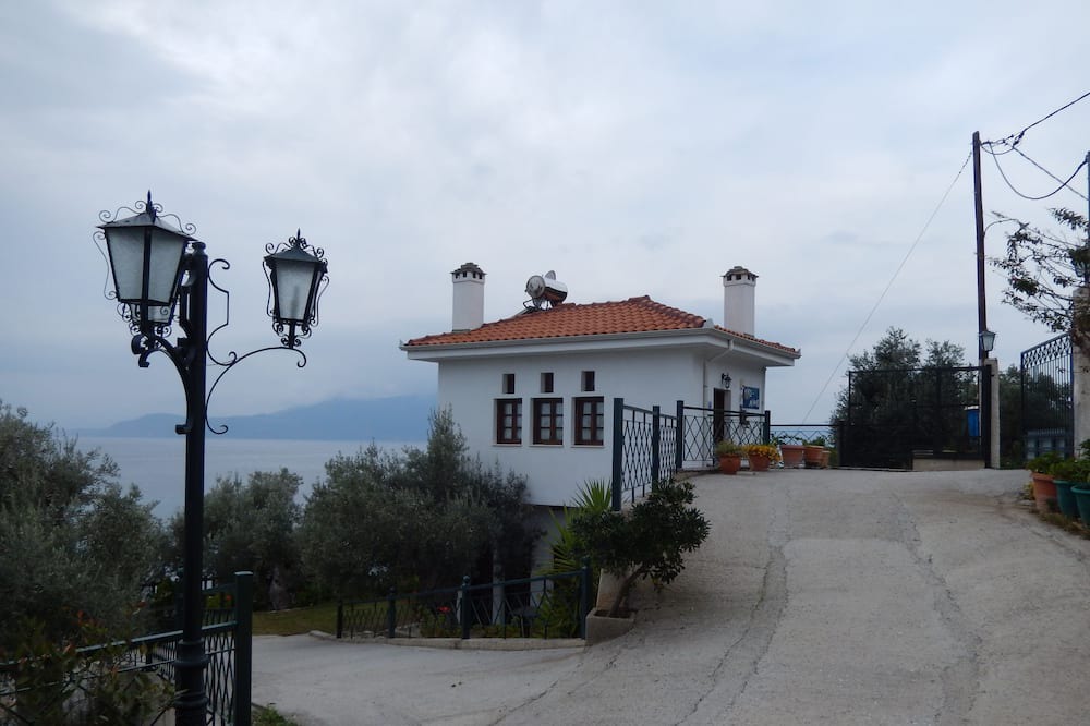 Photo of Bedroom in Trikeri