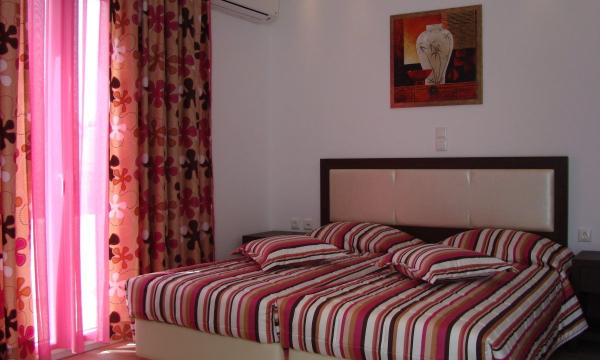 Photo of Bedroom in Ornos