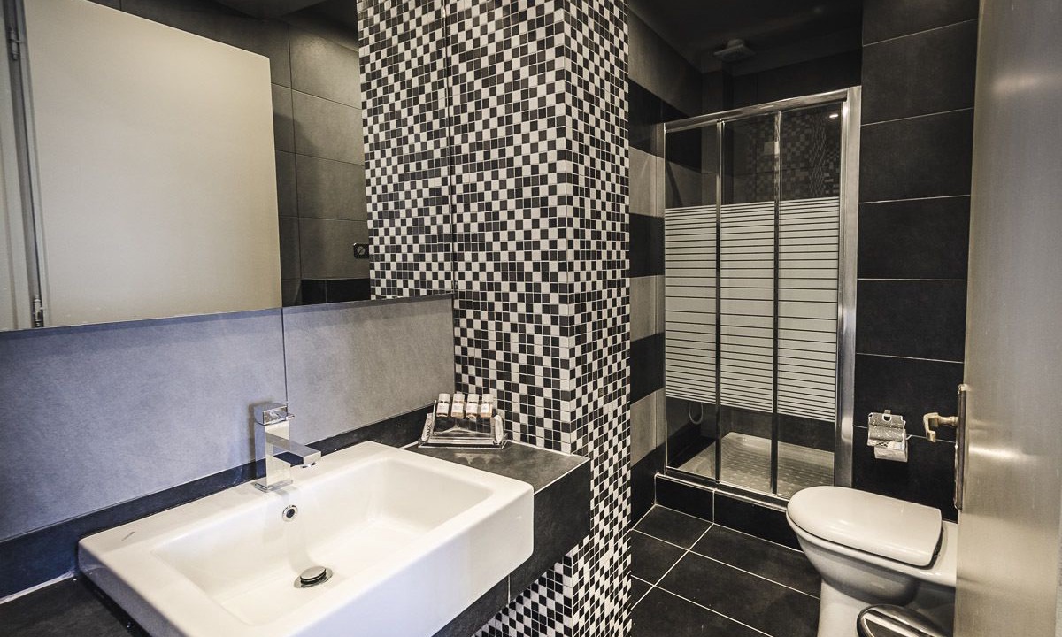 Photo of Bathroom in Patitiri