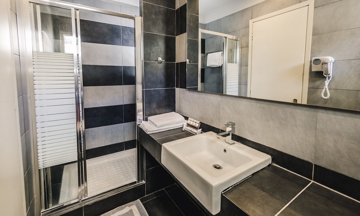 Photo of Bathroom in Patitiri