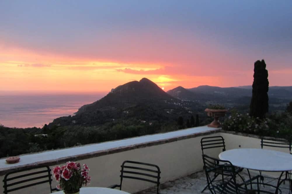 Photo of Patio Balcony in Pelekas