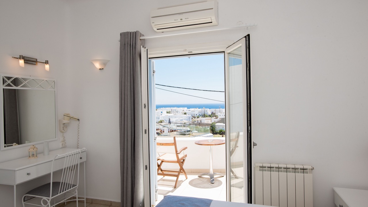 Photo of Bedroom in Platis Gialos