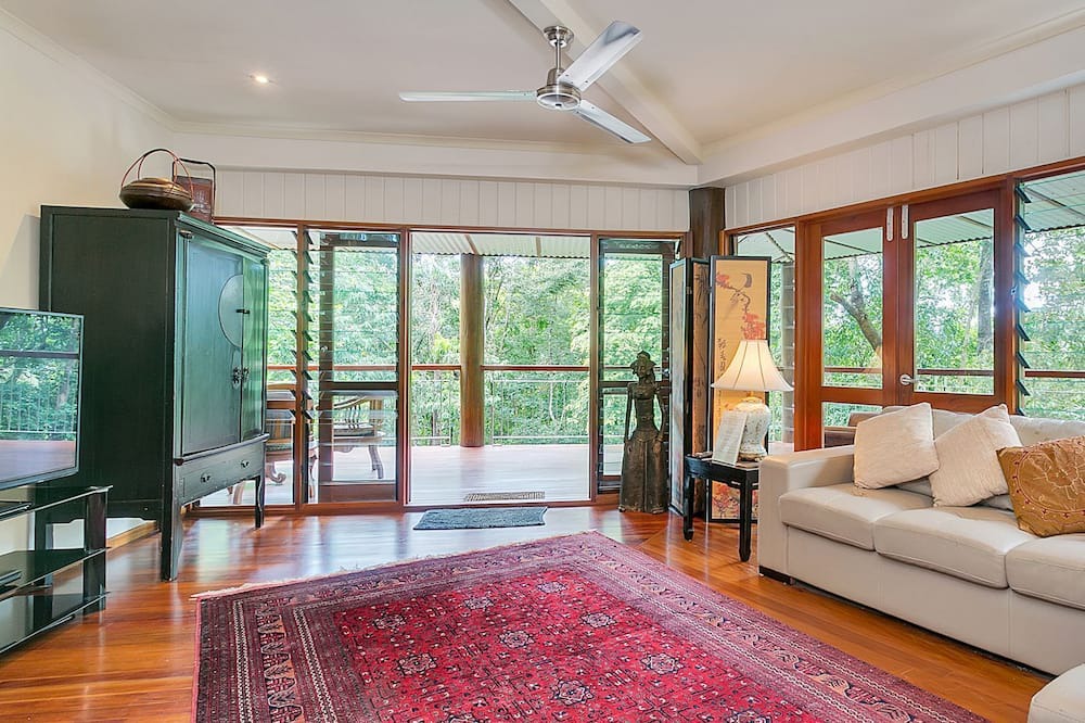 Photo of Livingroom in Kamerunga