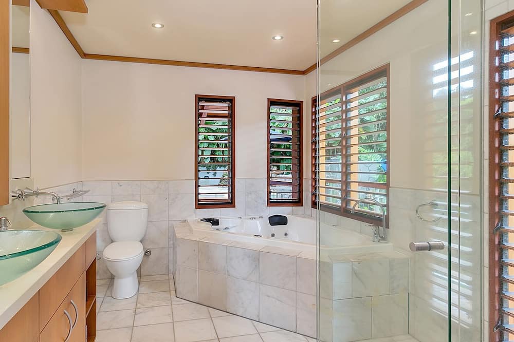 Photo of Bathroom in Kamerunga