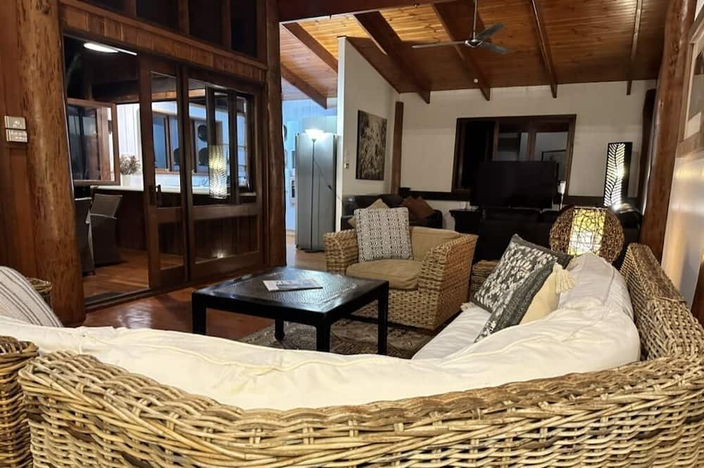 Photo of Livingroom in Barron Gorge