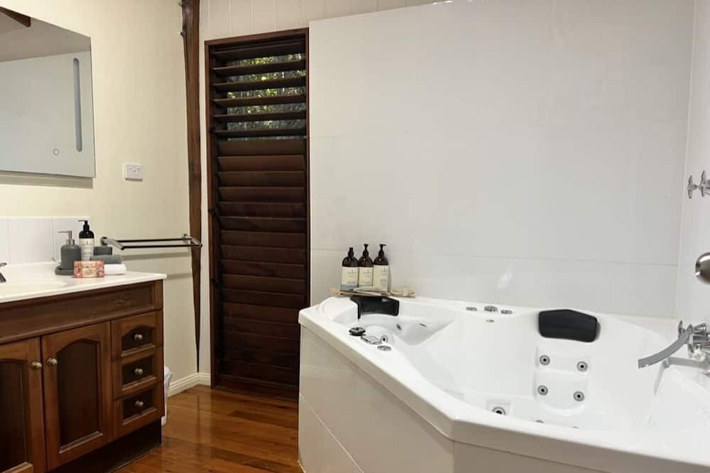 Photo of Bathroom in Barron Gorge
