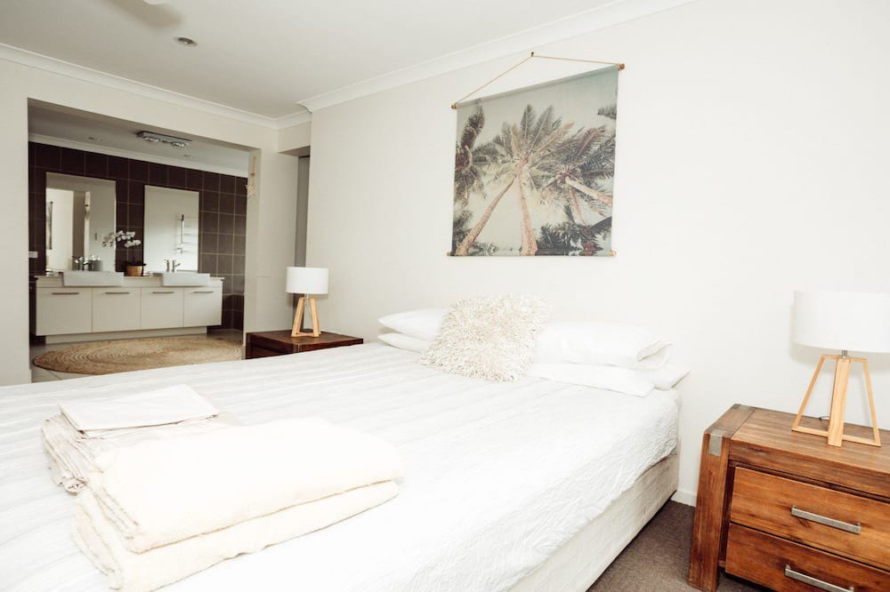 Photo of Bedroom in Golden Beach