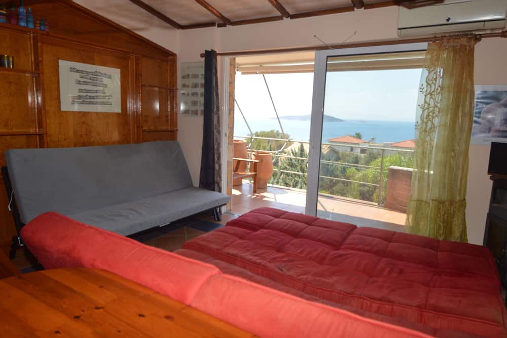 Photo of Bedroom in Marmari