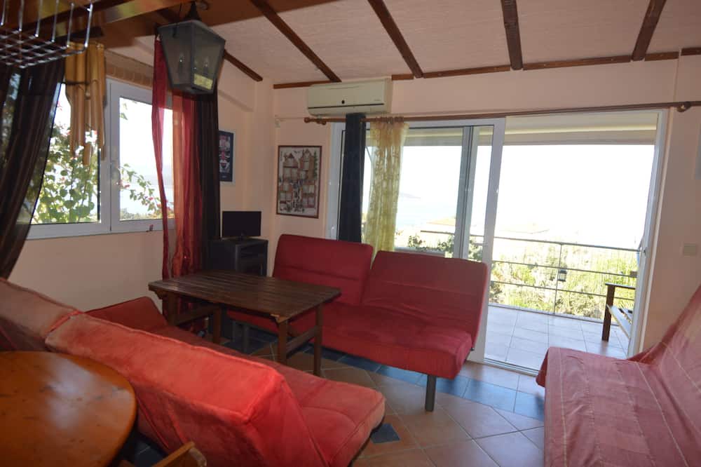 Photo of Livingroom in Marmari