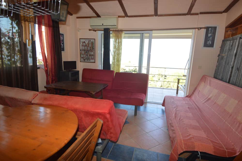 Photo of Livingroom in Marmari