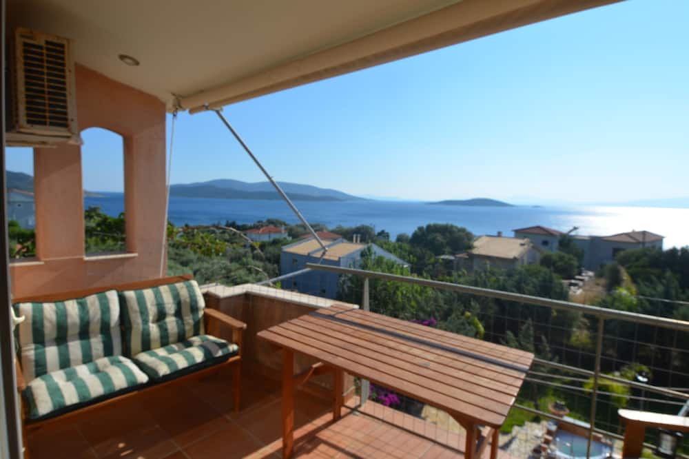 Photo of Patio Balcony in Marmari