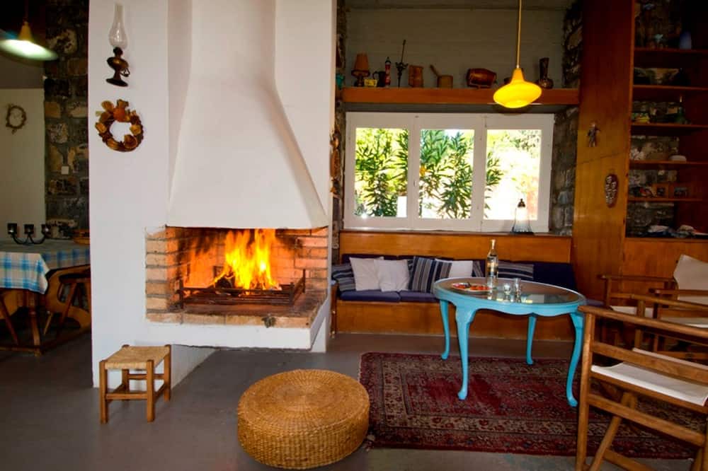Photo of Livingroom in Eretria