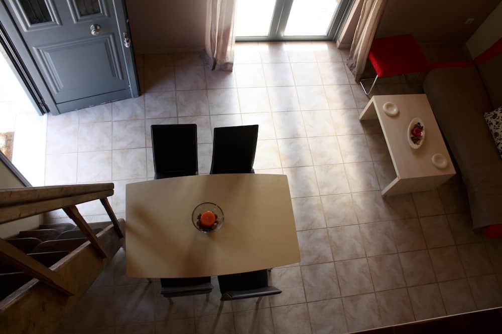 Photo of Livingroom in Plepi