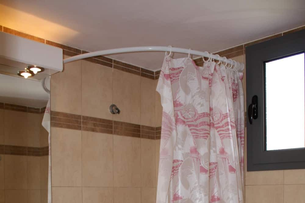 Photo of Bathroom in Plepi