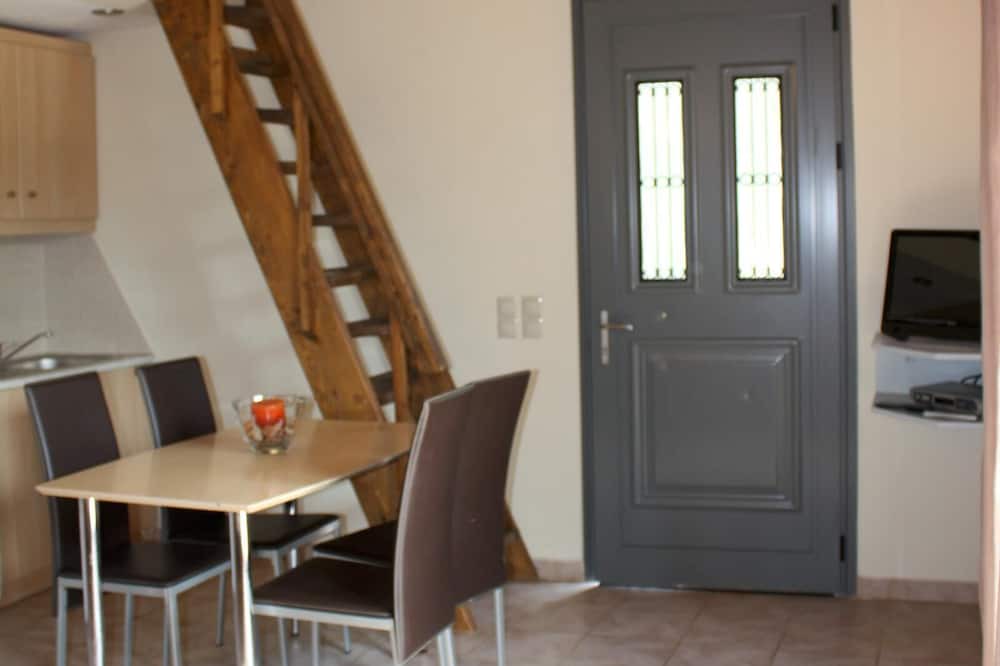 Photo of Livingroom in Plepi