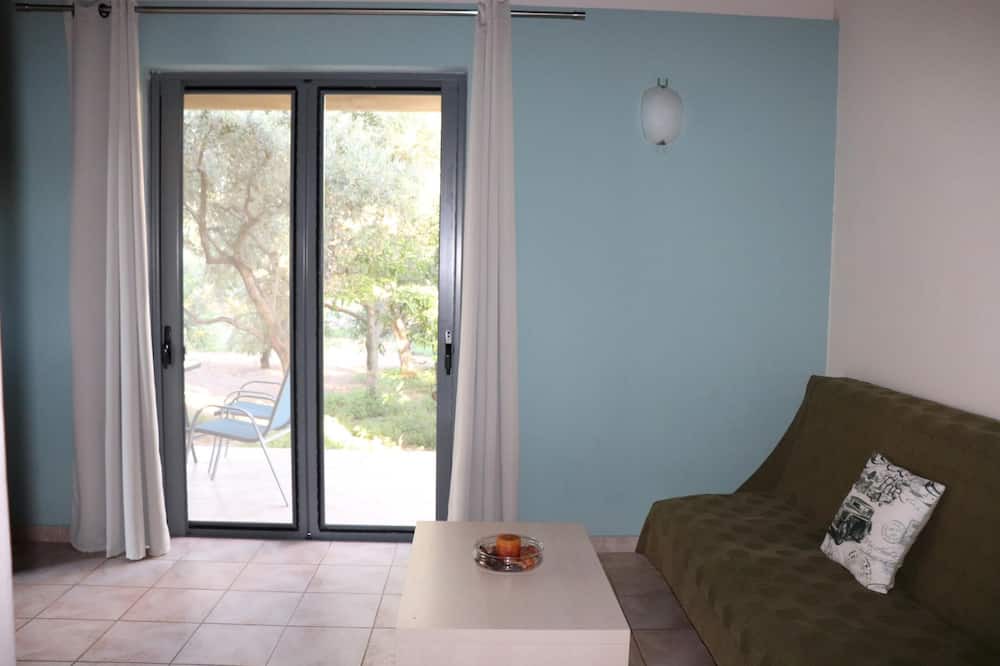 Photo of Livingroom in Plepi