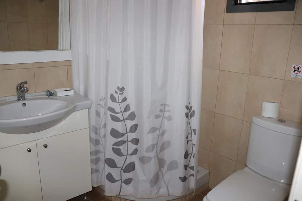 Photo of Bathroom in Plepi