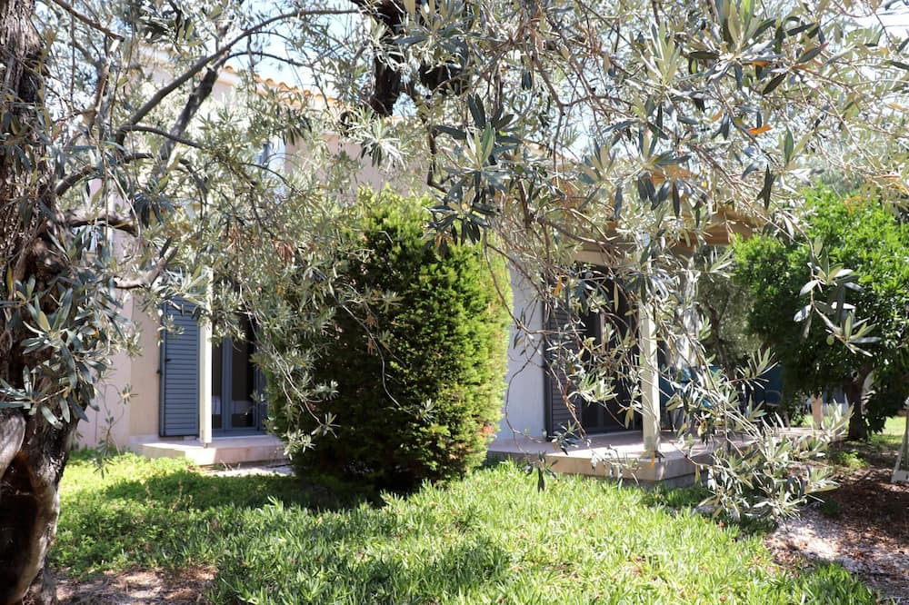 Photo of Outdoor in Plepi