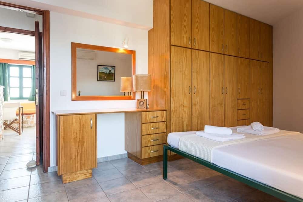 Photo of Bedroom in Votsi
