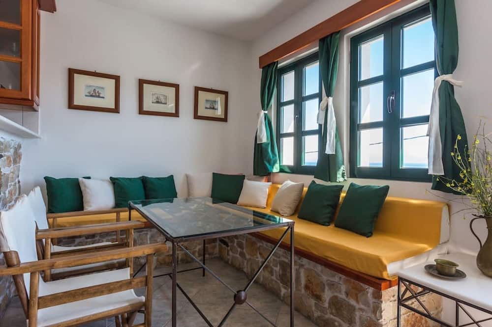 Photo of Livingroom in Votsi