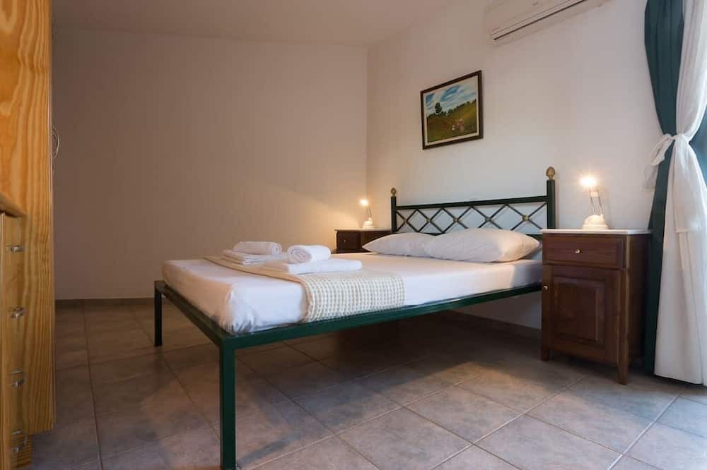 Photo of Bedroom in Votsi