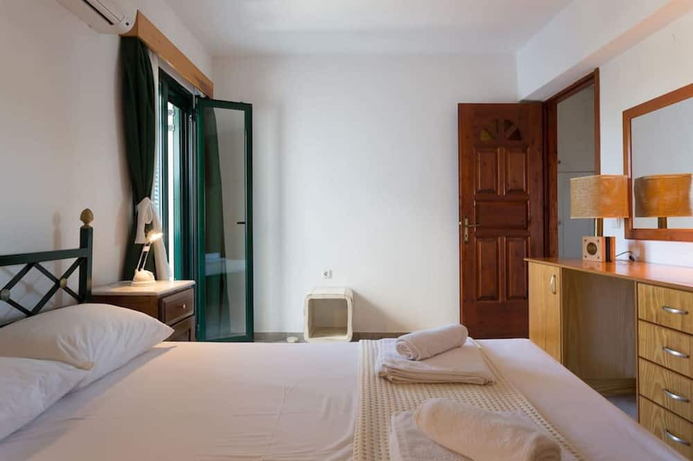 Photo of Bedroom in Votsi