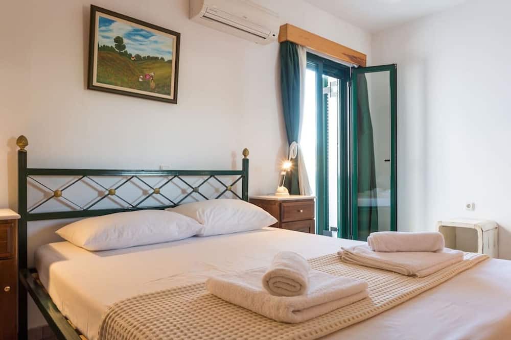 Photo of Bedroom in Votsi