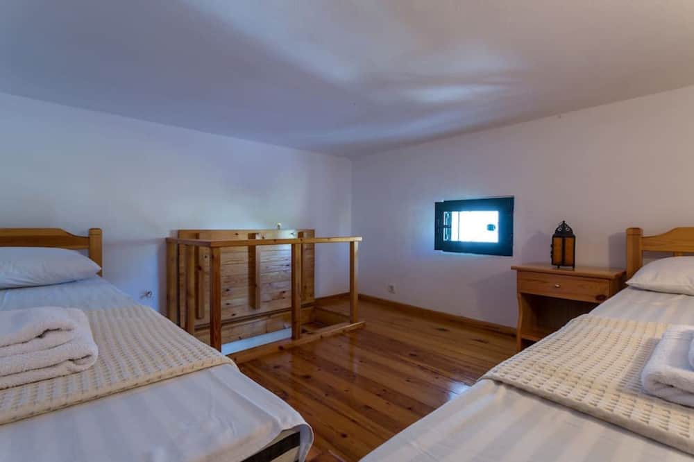 Photo of Bedroom in Votsi