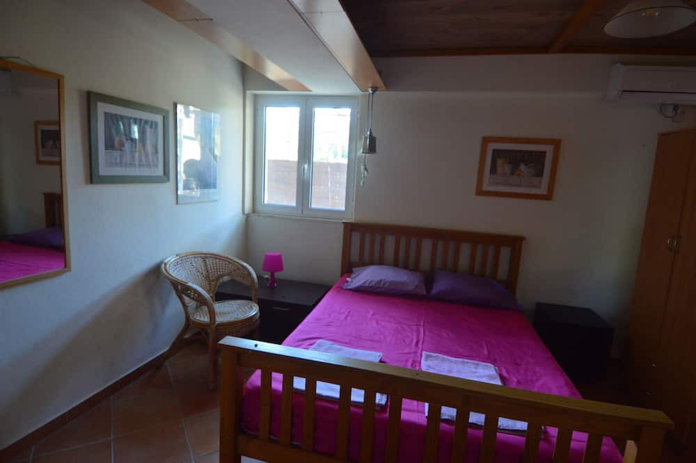 Photo of Bedroom in Marmari
