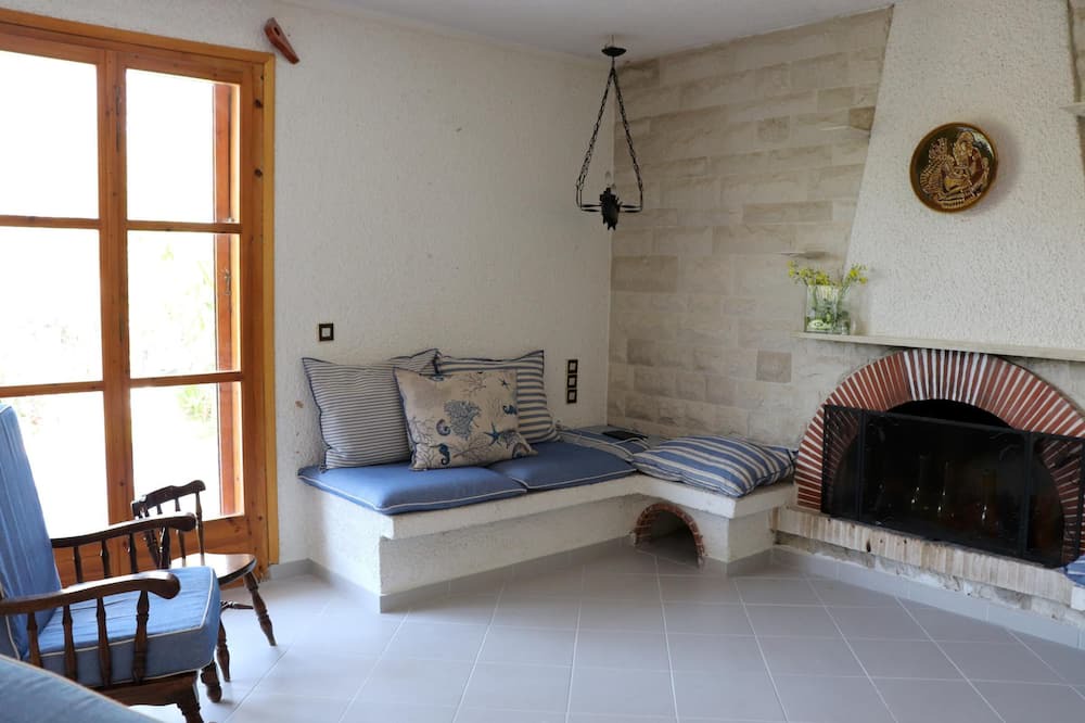 Photo of Livingroom in Oropos