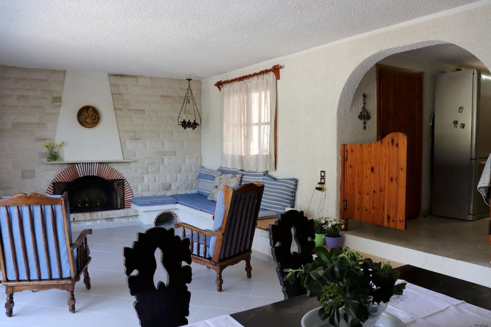 Photo of Livingroom in Oropos
