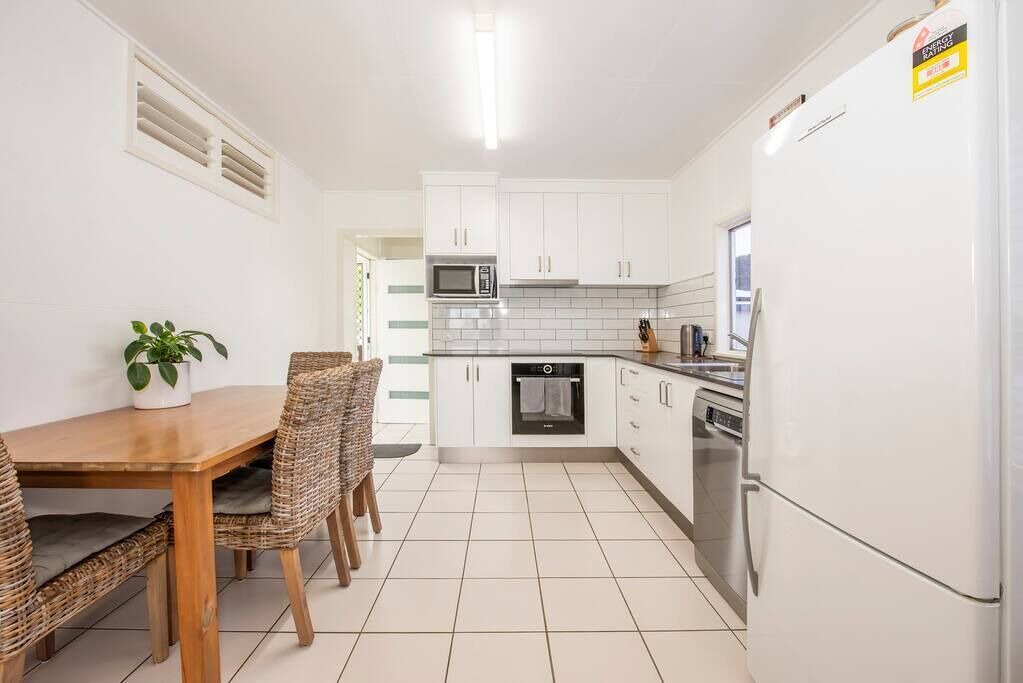 Photo of Kitchen in Grasstree Beach